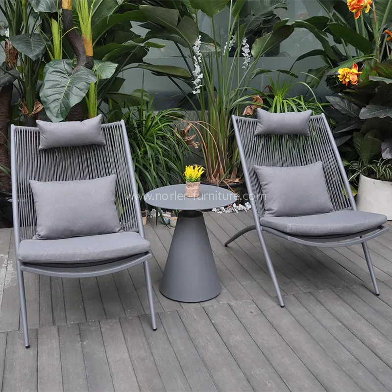 Kaasaegne lihtne välistingimustes kootud rõdukomplekt Kaasaegne lihtne välistingimustes kootud rõdukomplekt