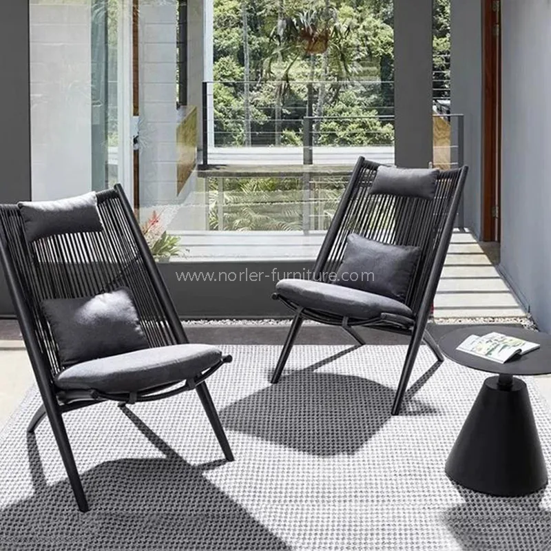 Kaasaegne lihtne välistingimustes kootud rõdukomplekt